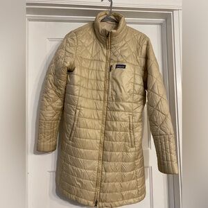 Cream/ivory Women’s Patagonia Jacket